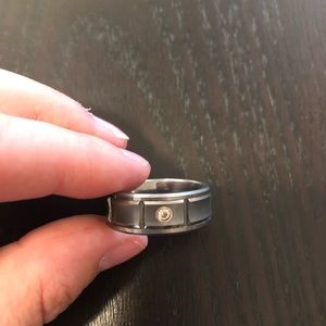 Men’s wedding ring